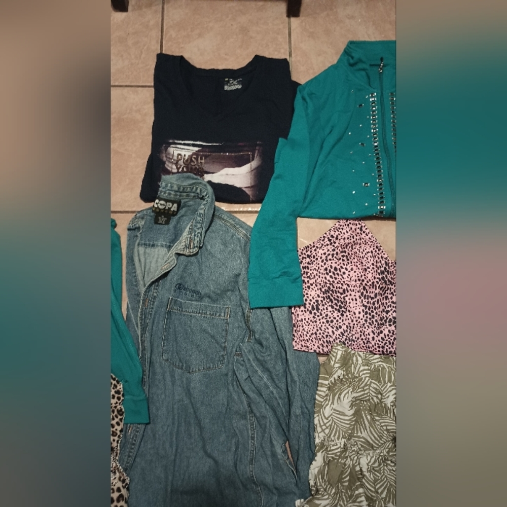 Clothes Bundle - Picture 3 of 5